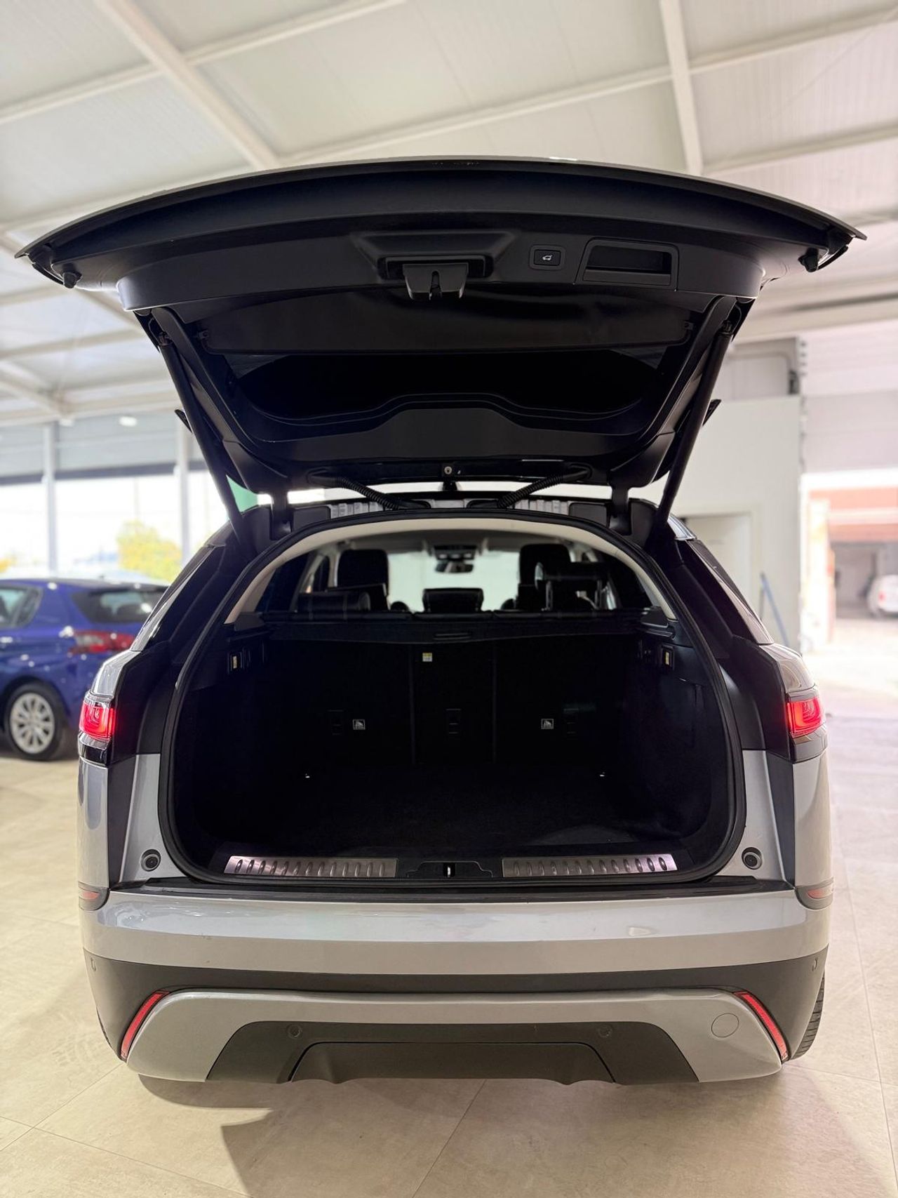 Foto Land-Rover Range Rover Velar 21