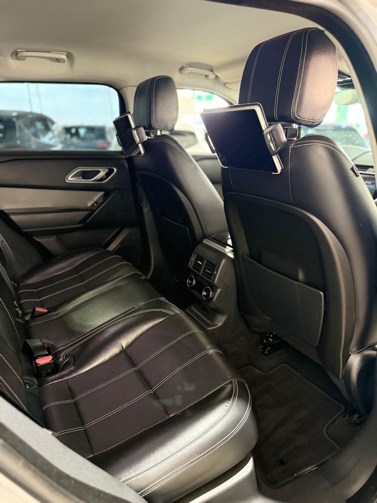 Foto Land-Rover Range Rover Velar 24