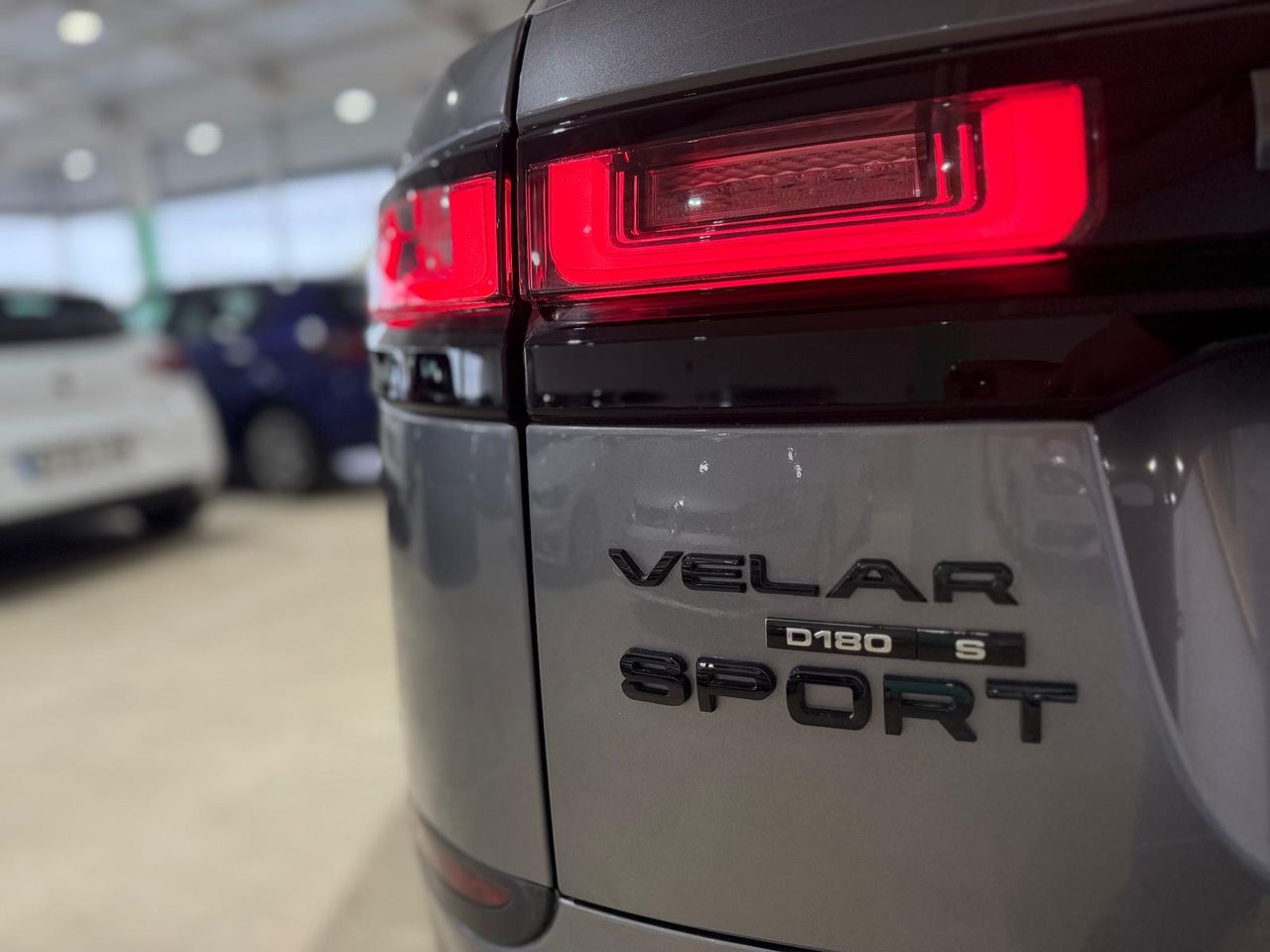 Foto Land-Rover Range Rover Velar 35
