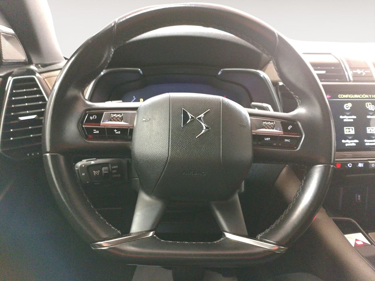 Foto DS Automobiles DS 7 7