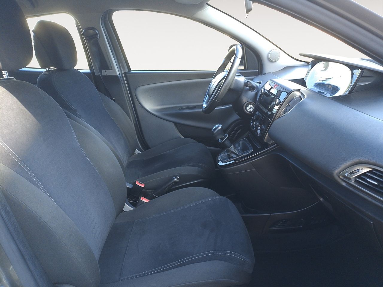 Foto Lancia Ypsilon 10