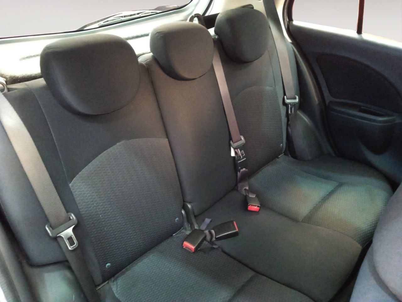 Foto Nissan Micra 9