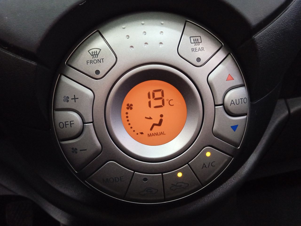 Foto Nissan Micra 18