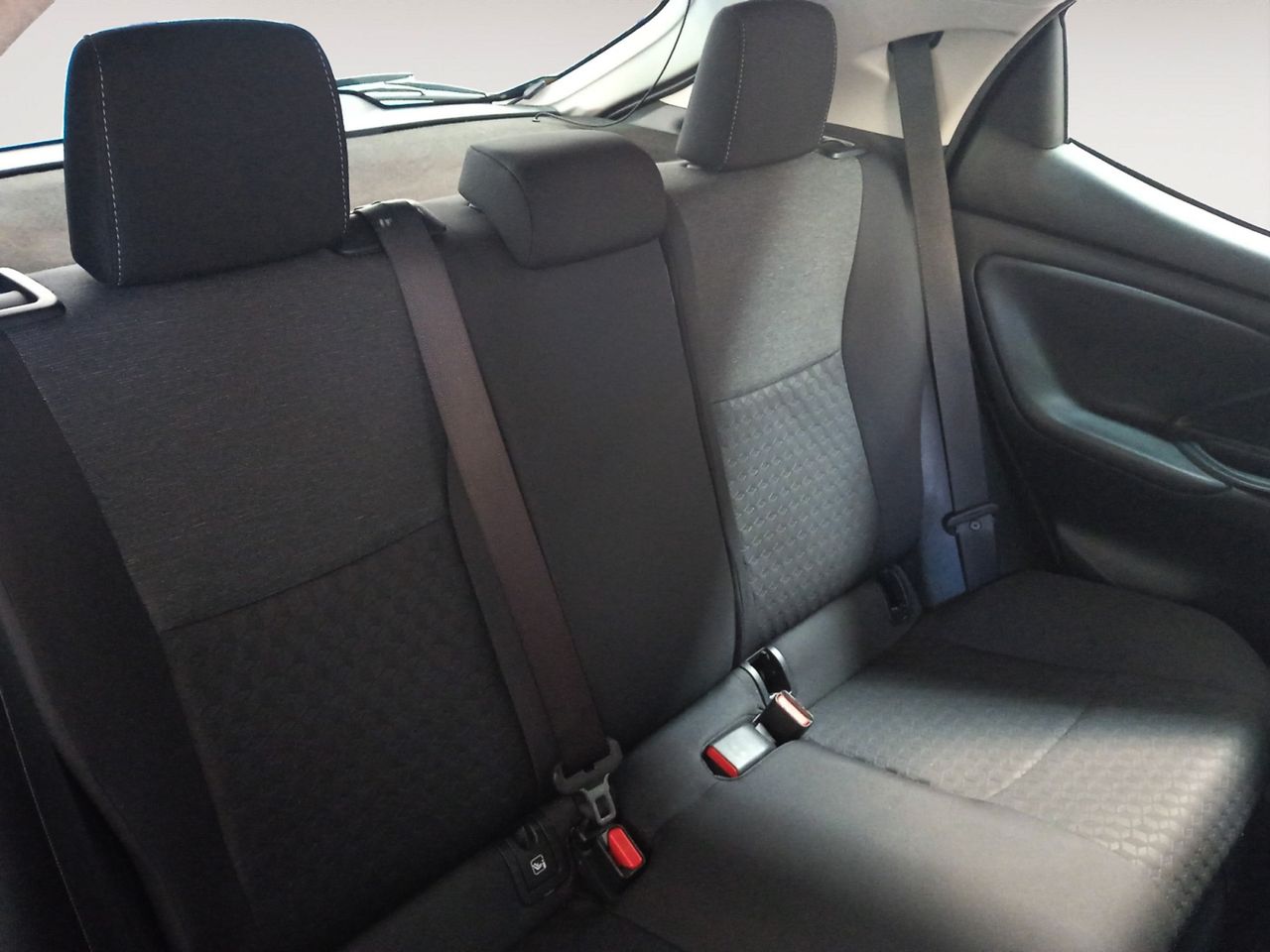 Foto Mazda Mazda2 9