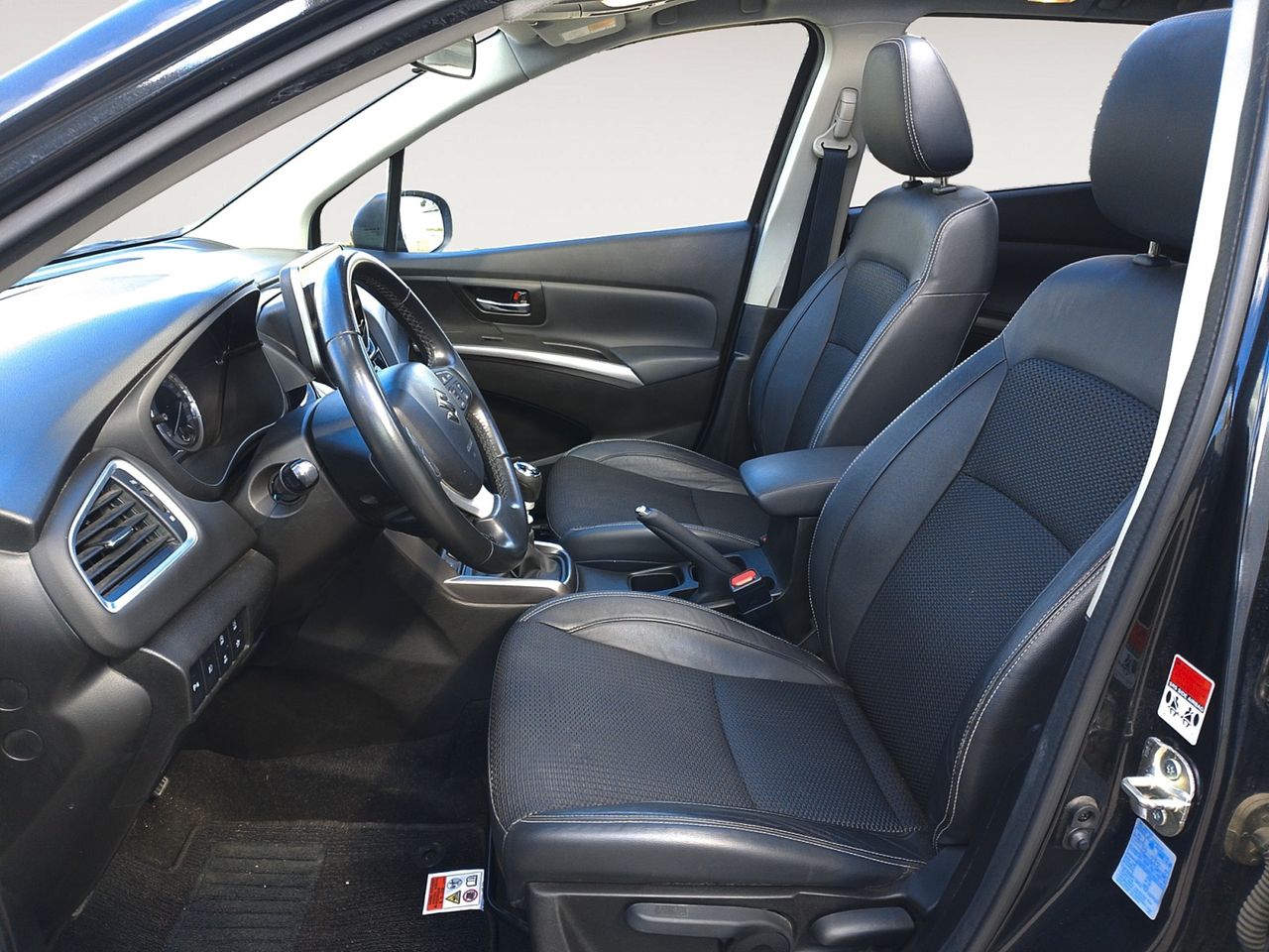 Foto Suzuki S-Cross 8