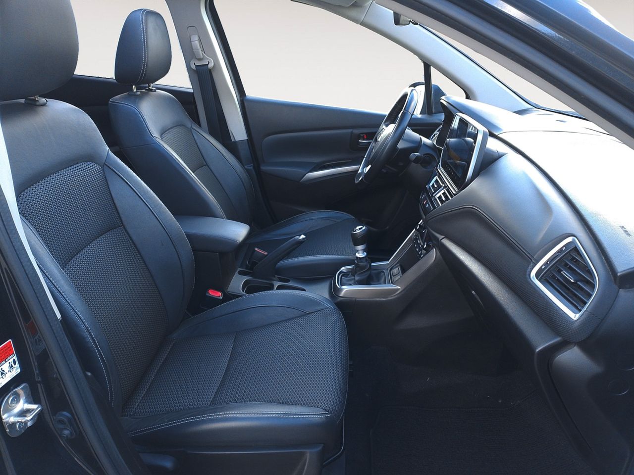 Foto Suzuki S-Cross 10