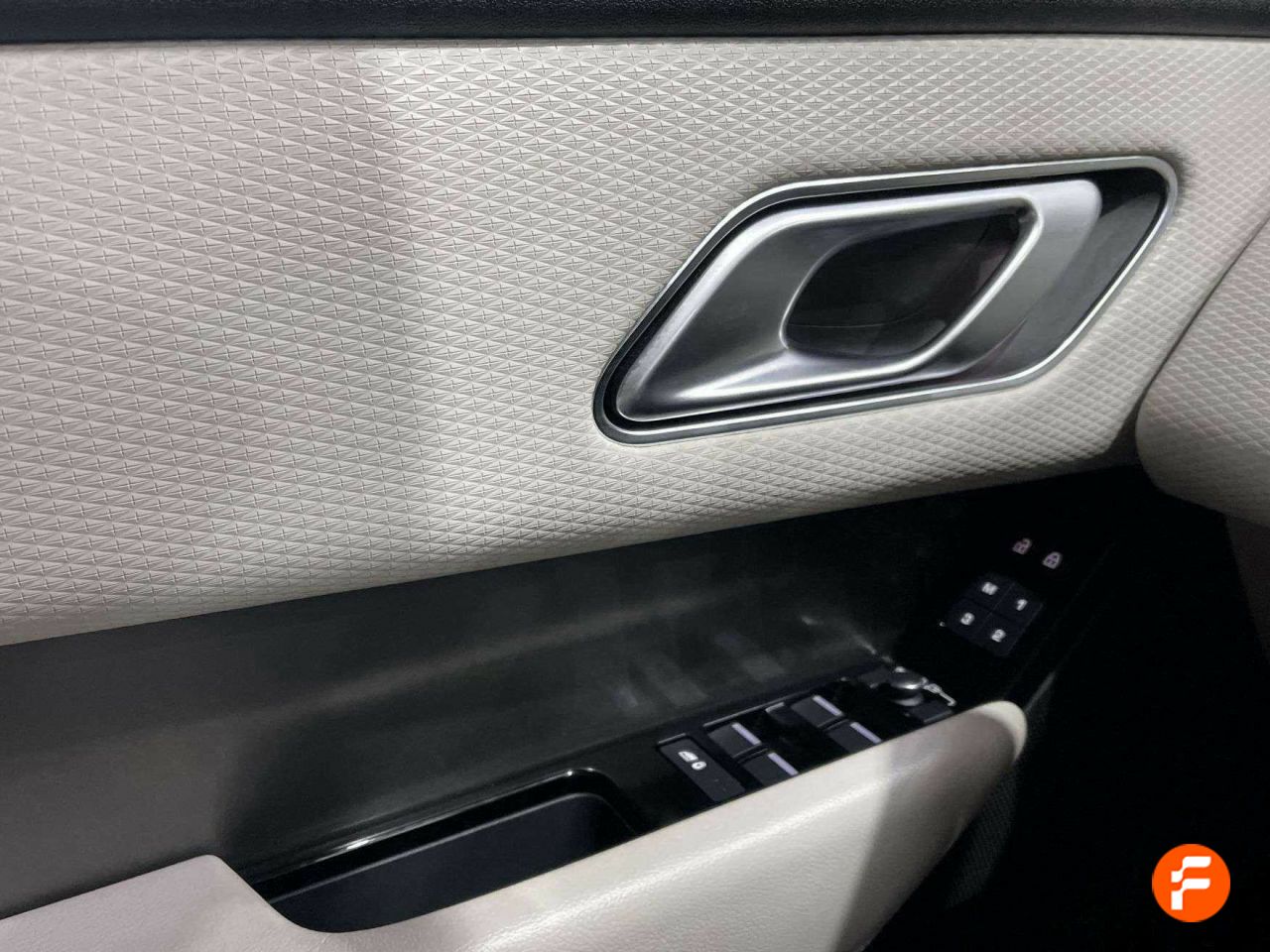 Foto Land-Rover Range Rover Velar 19