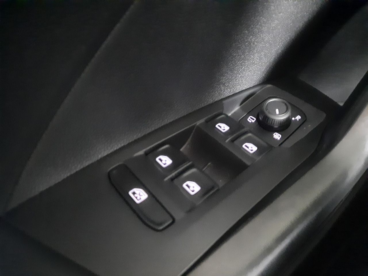 Foto Volkswagen T-Cross 10