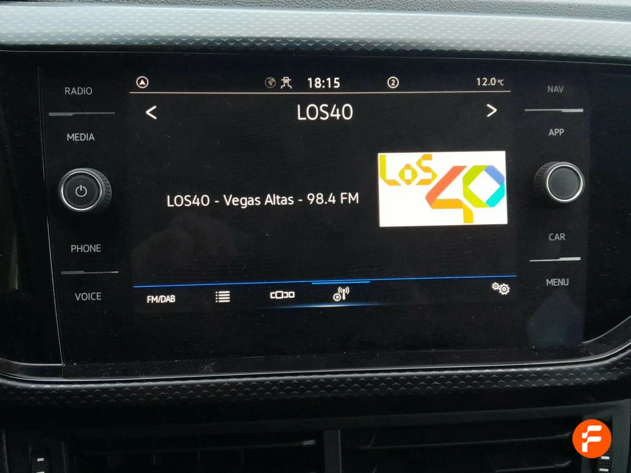 Foto Volkswagen T-Cross 16
