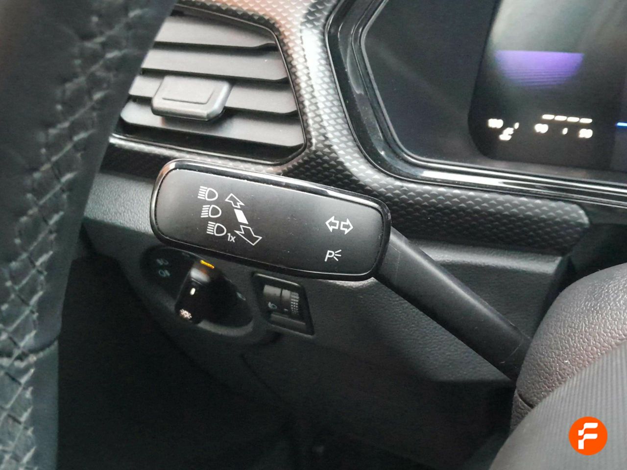 Foto Volkswagen T-Cross 25