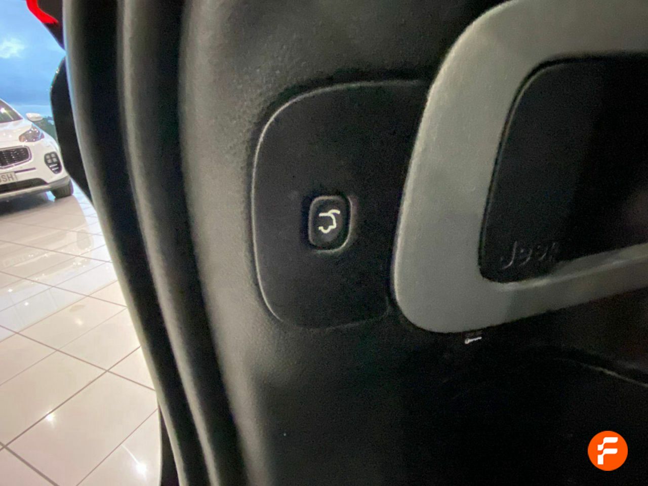 Foto Jeep Cherokee 30