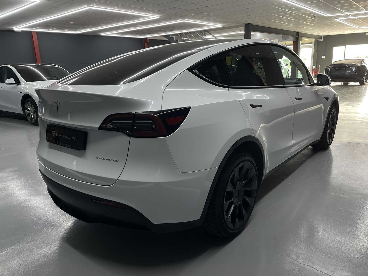 Foto Tesla Model Y 4