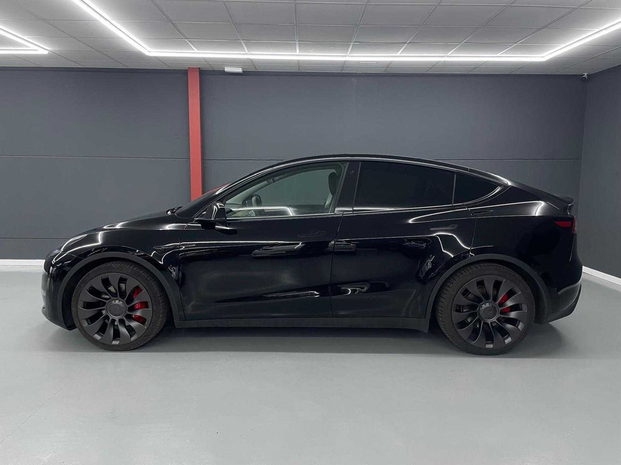 Foto Tesla Model Y 4