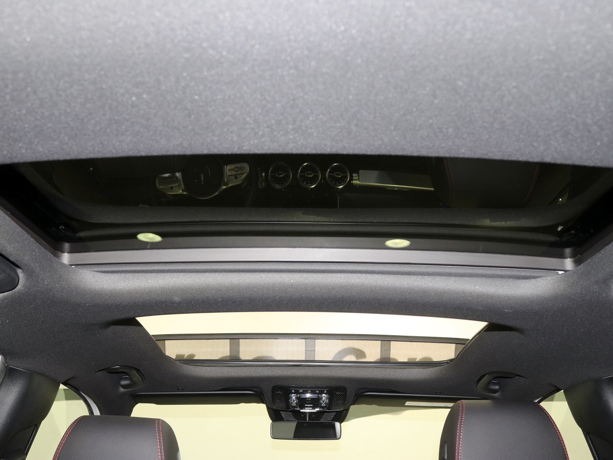 Foto Mercedes-Benz Clase GLB 18