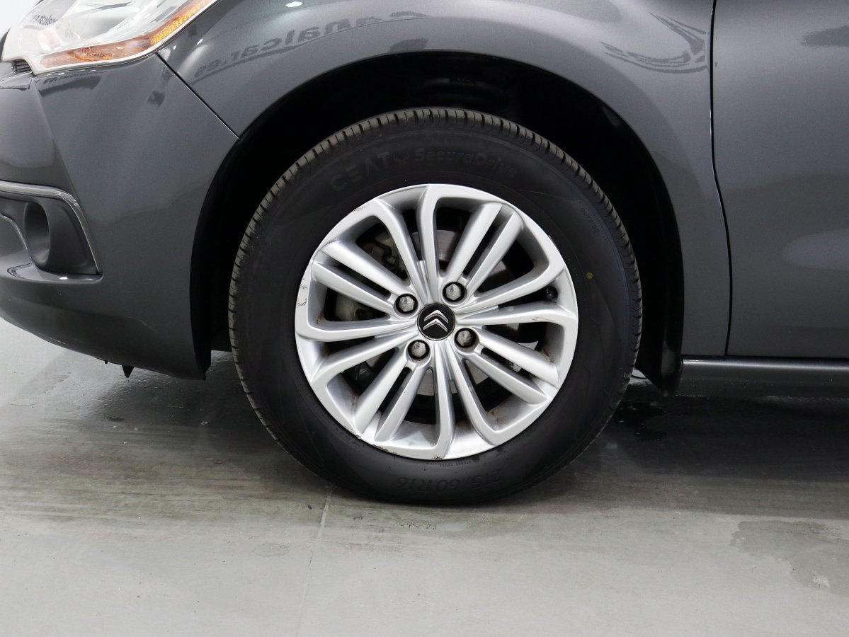 Foto Citroën DS4 24