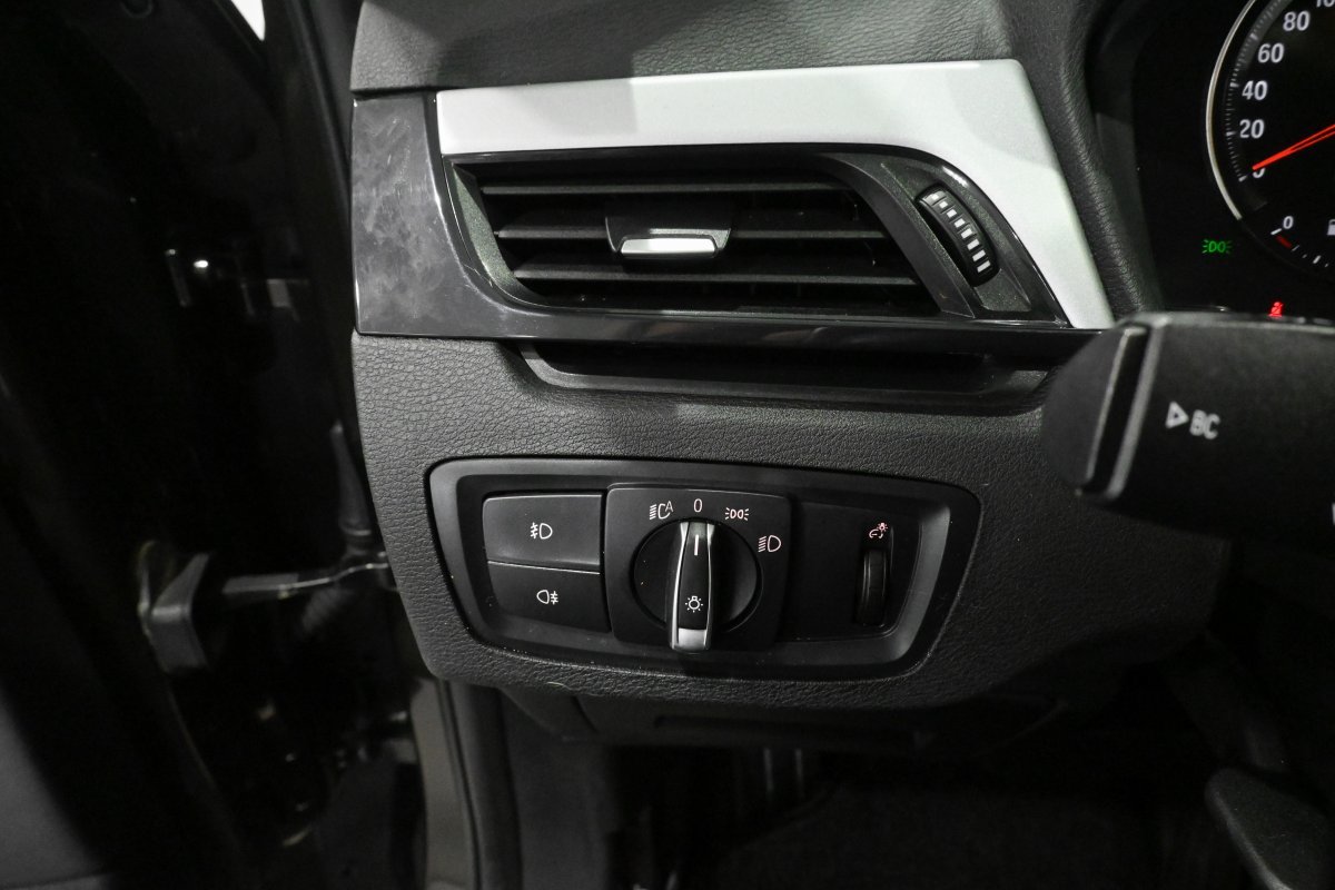 Foto BMW X1 9