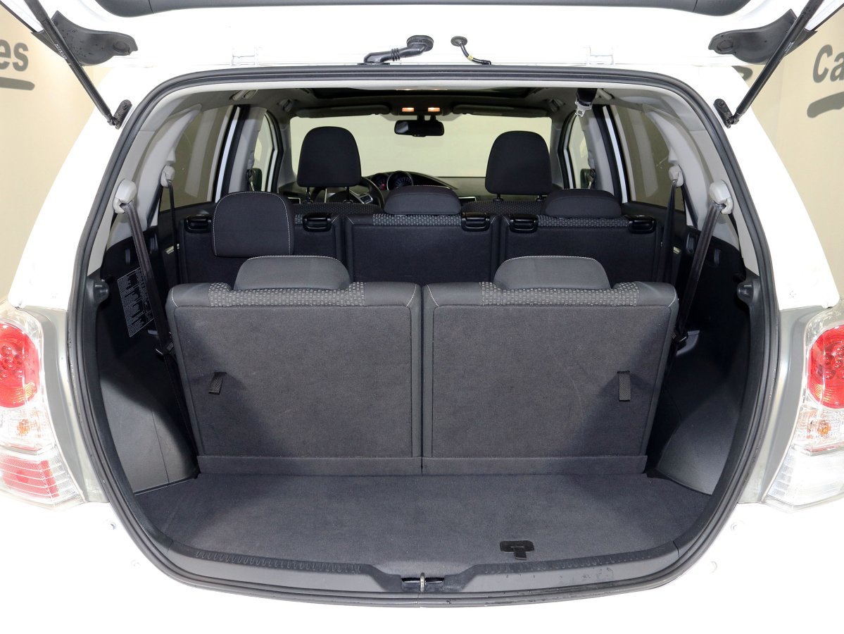 Foto Toyota Corolla Verso 9