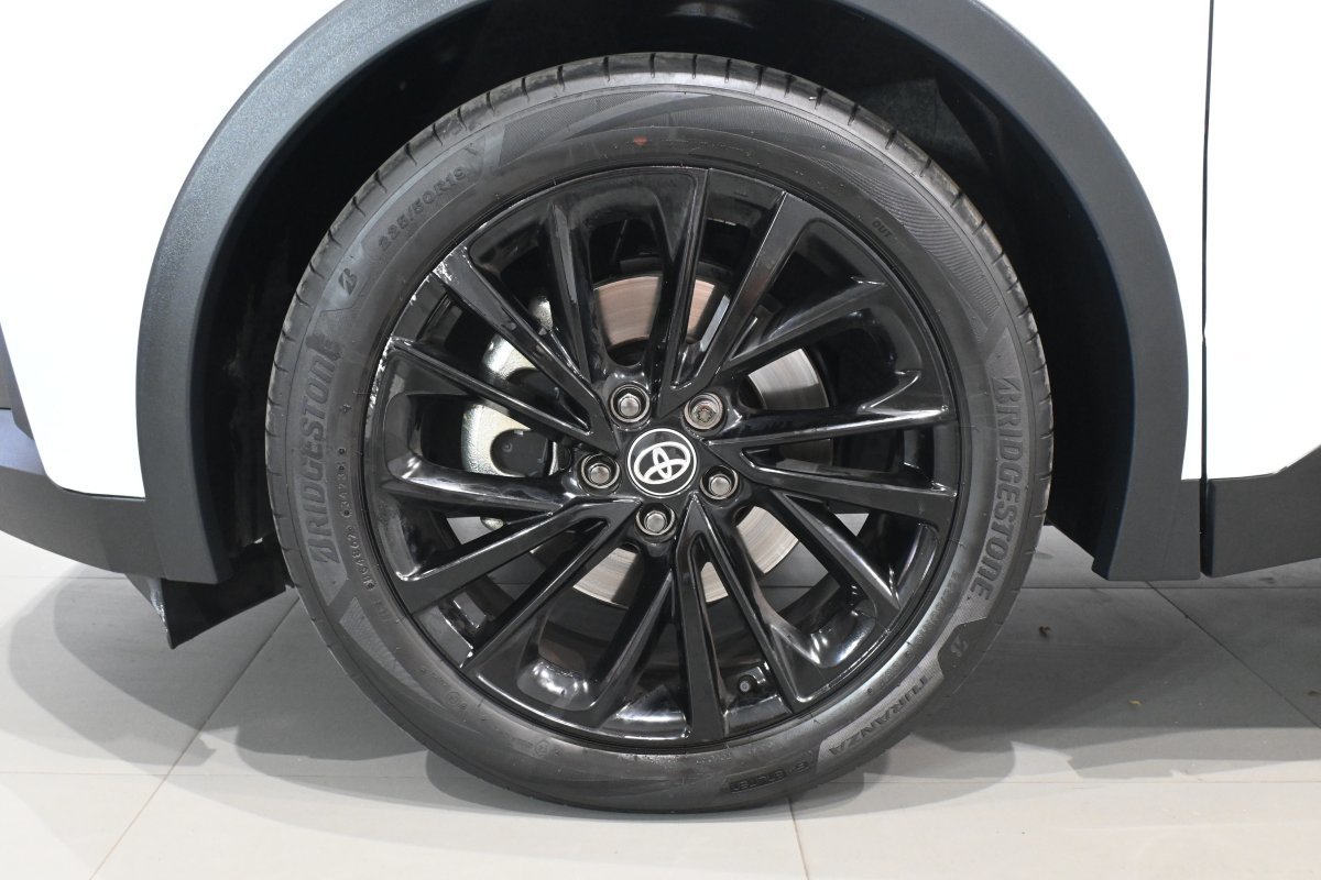 Foto Toyota C-HR 28