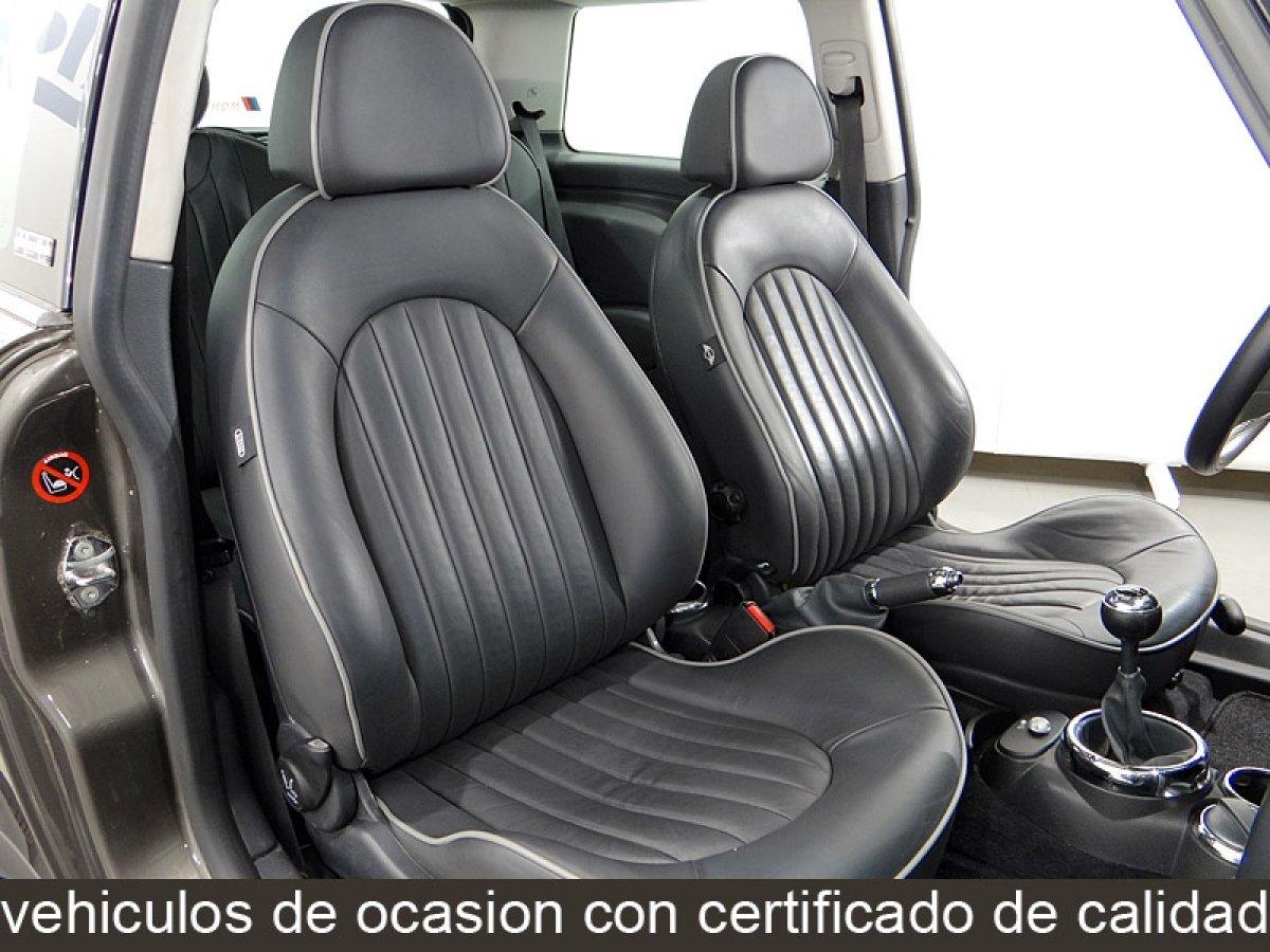 Foto Mini 3 Puertas 22