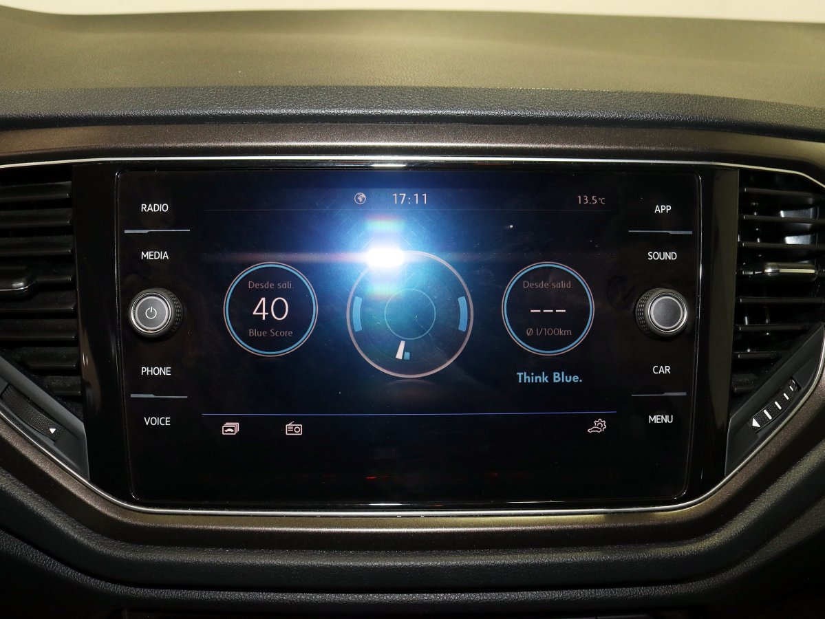 Foto Volkswagen T-Roc 12