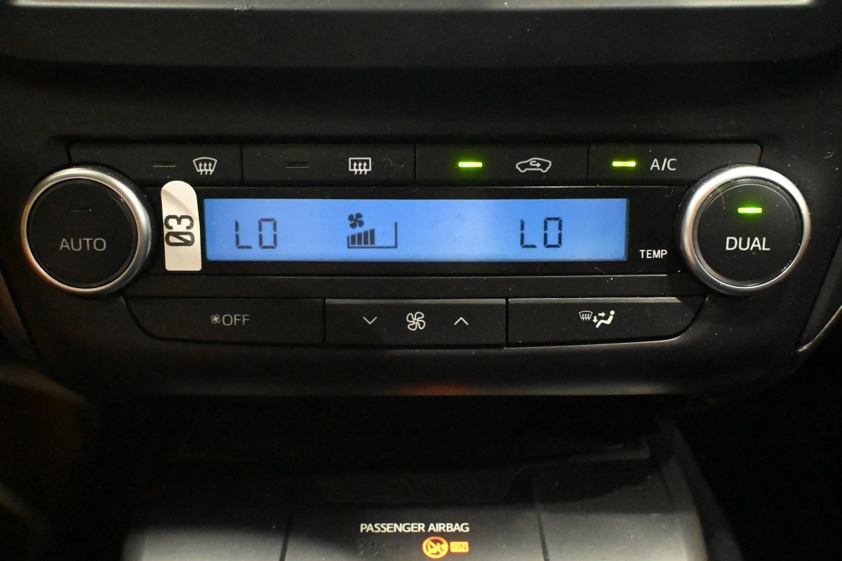 Foto Toyota Avensis 16