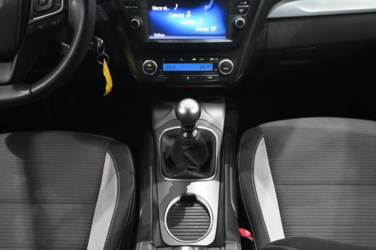 Foto Toyota Avensis 18