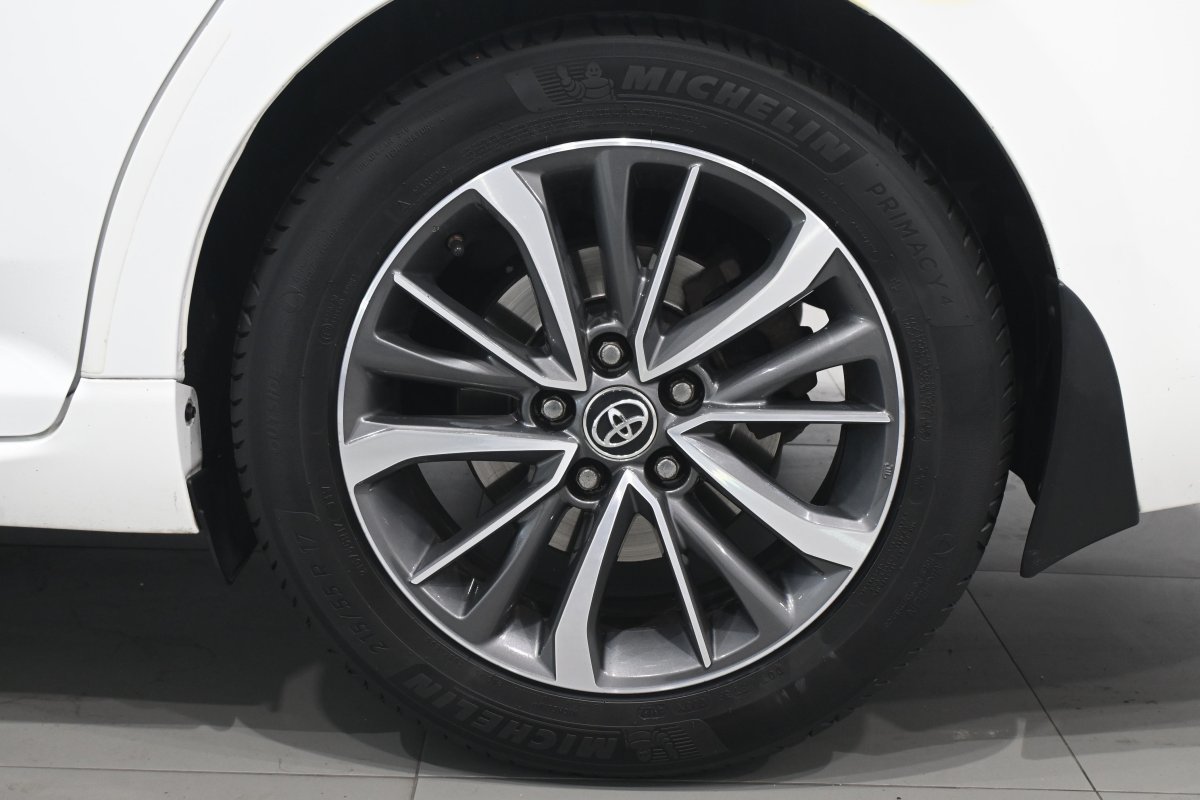 Foto Toyota Avensis 27