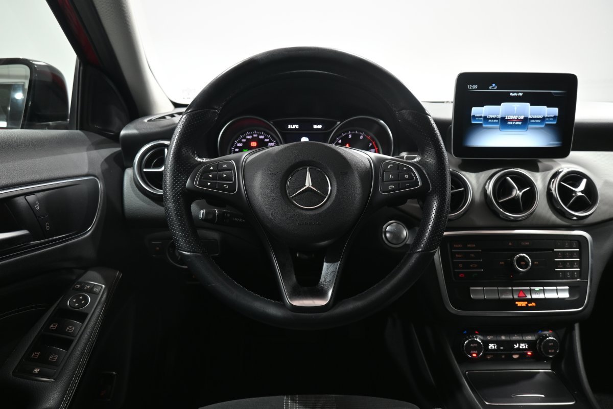 Foto Mercedes-Benz Clase GLA 21