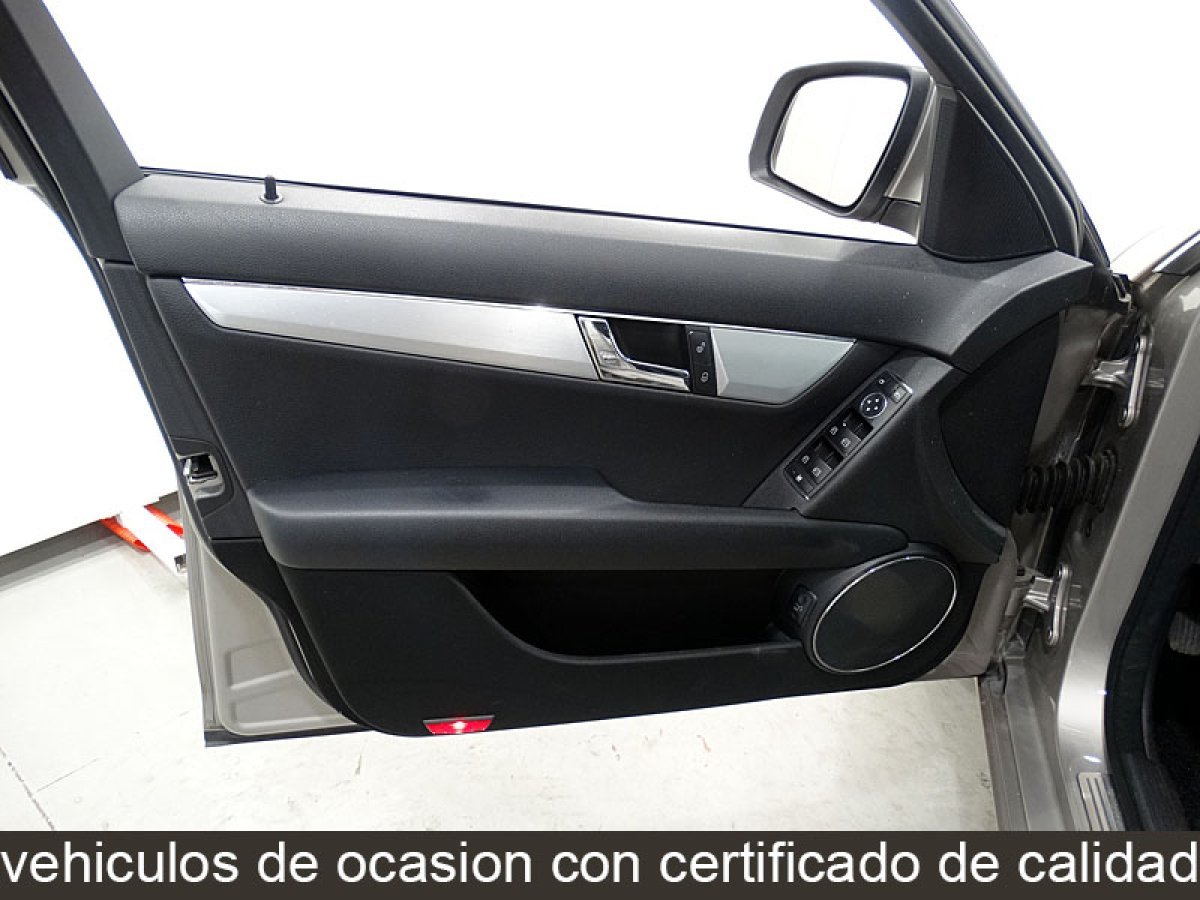 Foto Mercedes-Benz Clase C 21