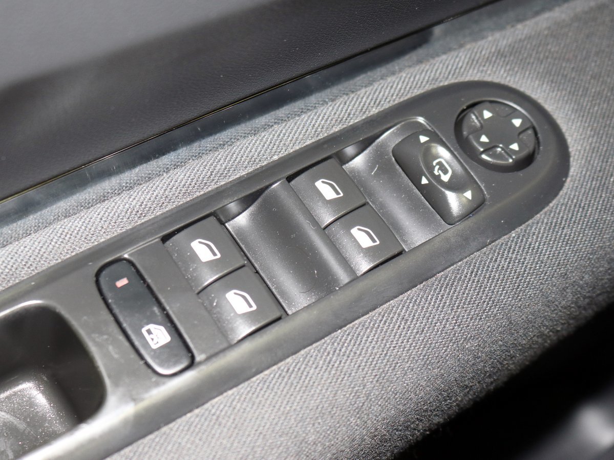 Foto Peugeot 5008 16