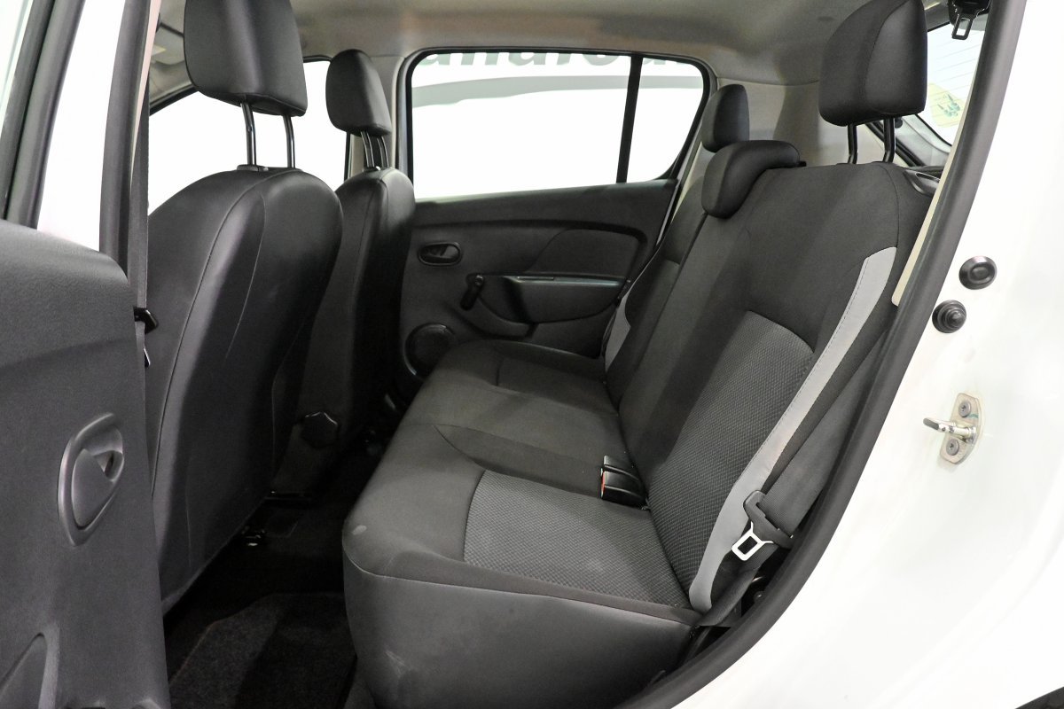 Foto Dacia Sandero 10